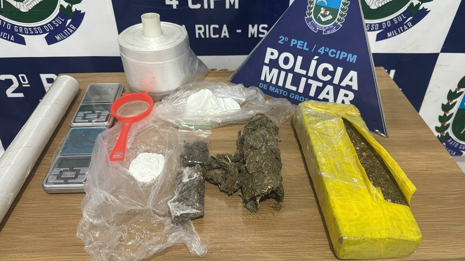 Imagem de compartilhamento para o artigo Homem é preso dentro de ônibus transportanto grande quantidade de droga em Costa Rica da MS Todo dia